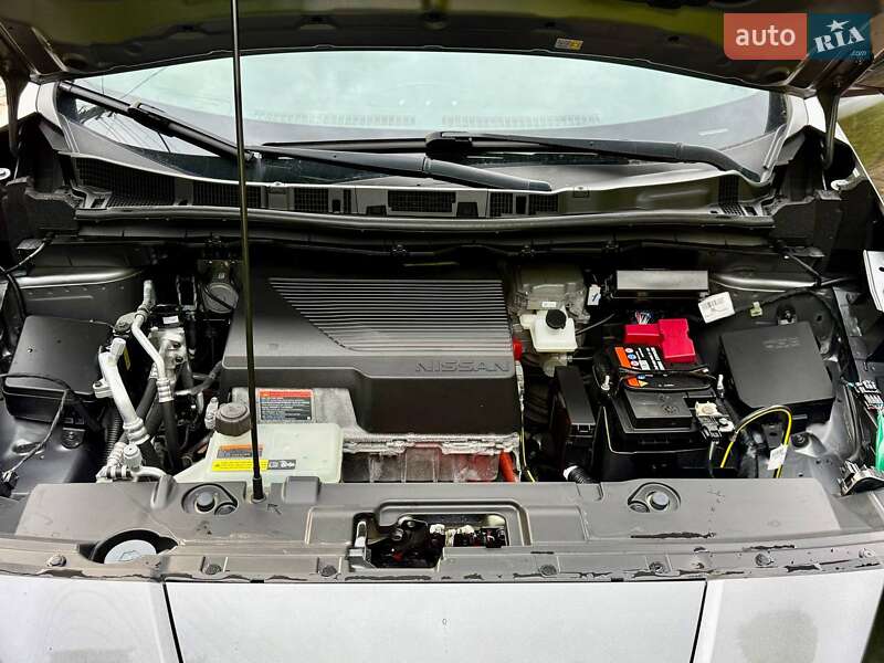 Хэтчбек Nissan Leaf 2021 в Самборе