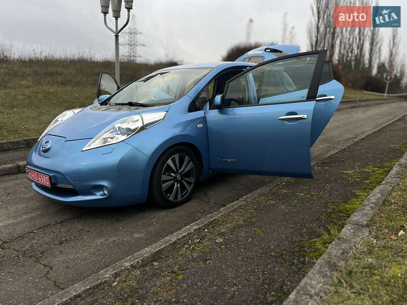 Хэтчбек Nissan Leaf 2014 в Ровно