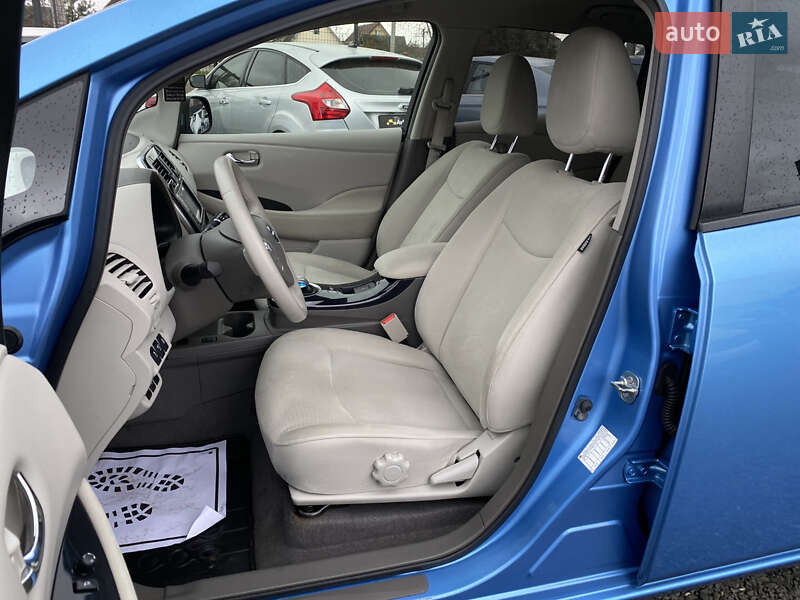 Хэтчбек Nissan Leaf 2011 в Луцке