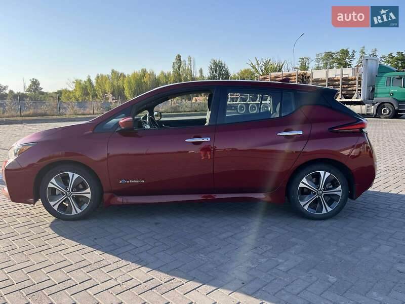 Хэтчбек Nissan Leaf 2019 в Золотоноше