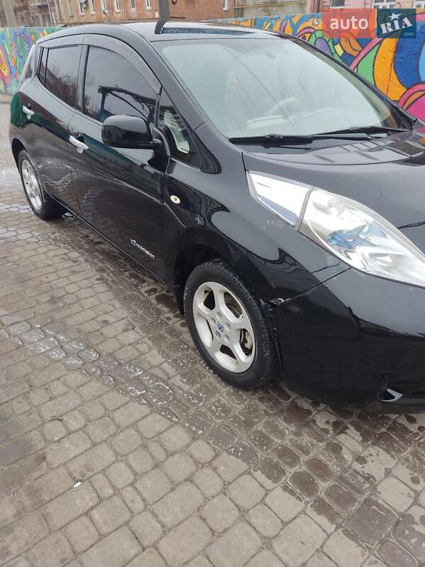 Хэтчбек Nissan Leaf 2011 в Харькове