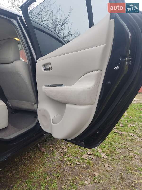 Хэтчбек Nissan Leaf 2011 в Харькове