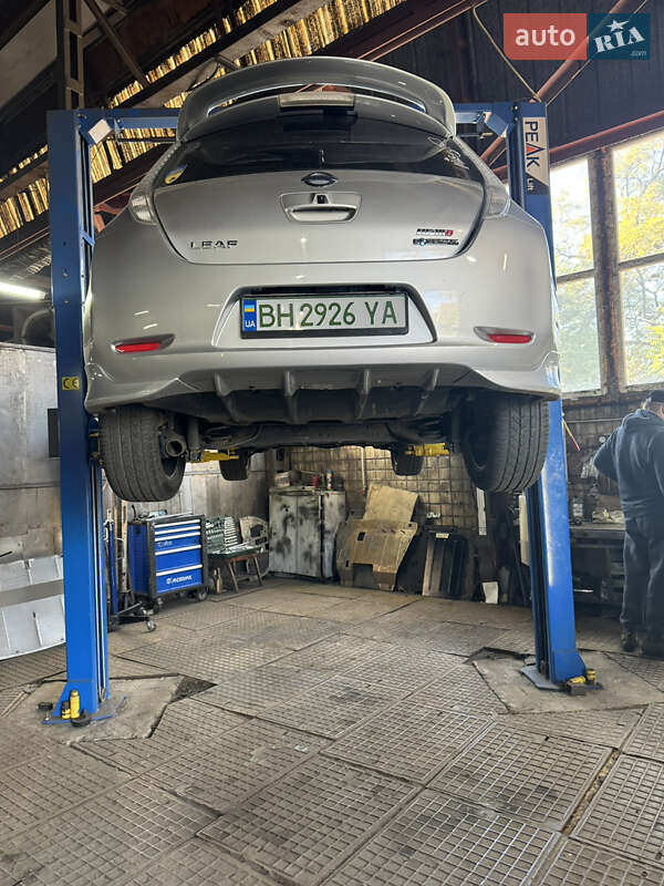 Хэтчбек Nissan Leaf 2015 в Одессе фото 22 Хэтчбек Nissan Leaf 2015 в Одессе