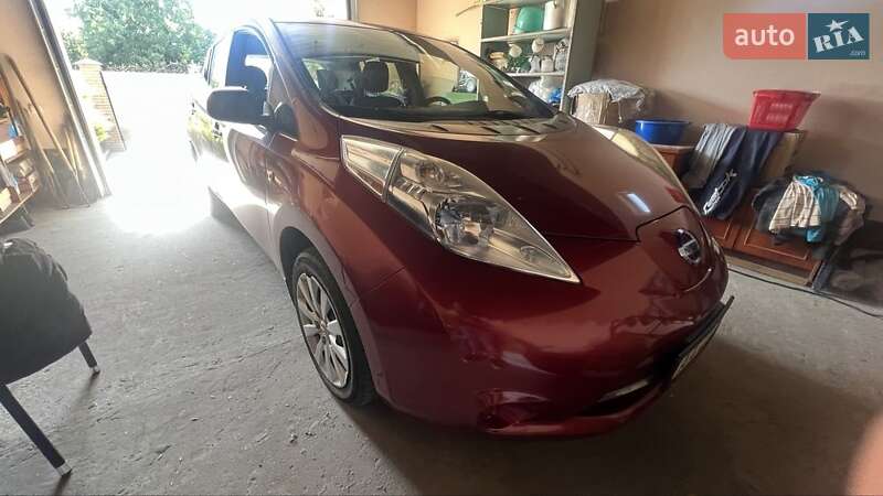 Хэтчбек Nissan Leaf 2013 в Черкассах