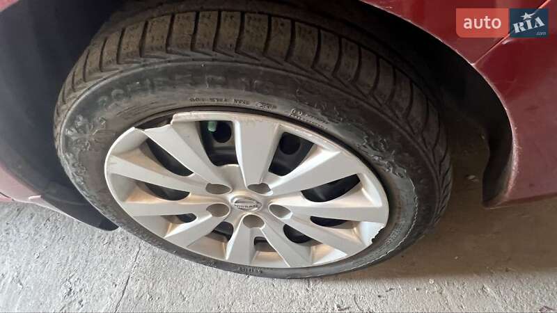 Хэтчбек Nissan Leaf 2013 в Черкассах