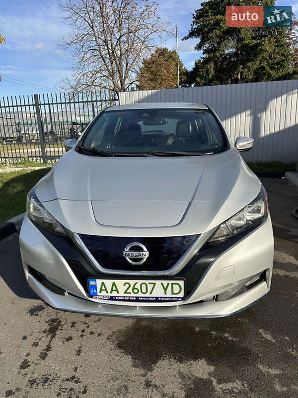 Хетчбек Nissan Leaf 2020 в Києві