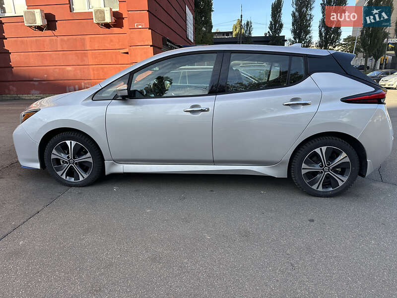 Хетчбек Nissan Leaf 2020 в Києві