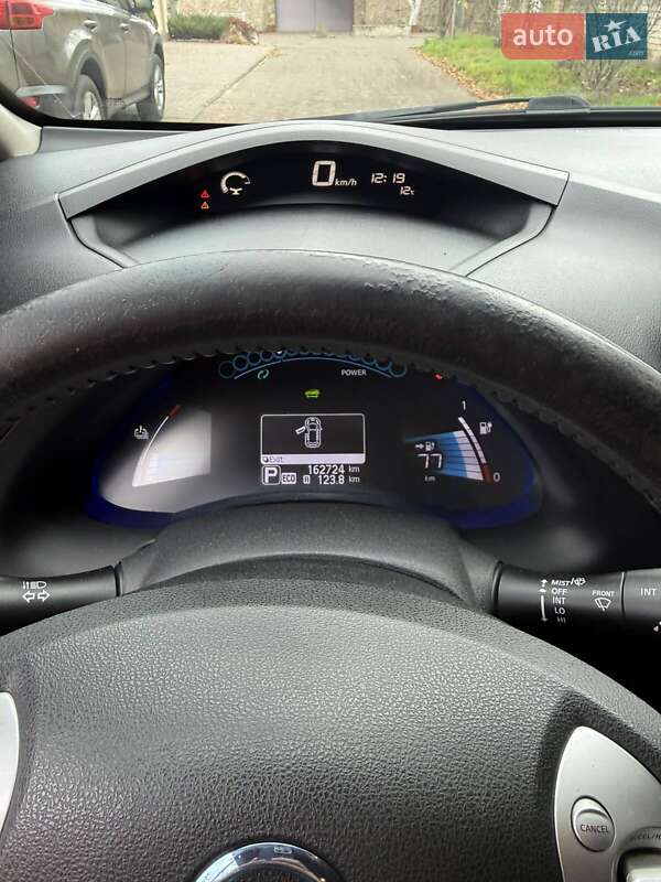 Хэтчбек Nissan Leaf 2015 в Одессе