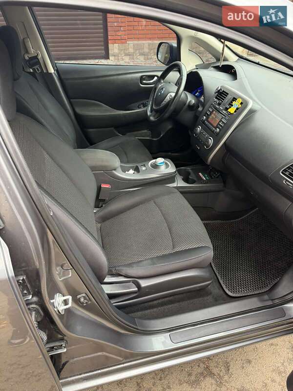 Хэтчбек Nissan Leaf 2015 в Одессе