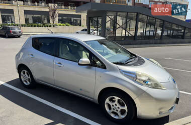 Хетчбек Nissan Leaf 2011 в Умані