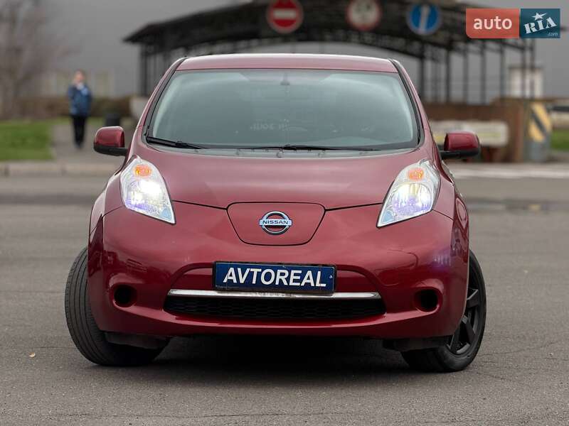 Хэтчбек Nissan Leaf 2016 в Кривом Роге