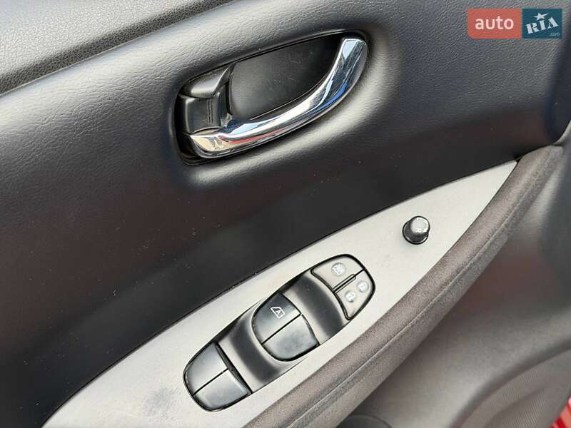 Хэтчбек Nissan Leaf 2016 в Кривом Роге