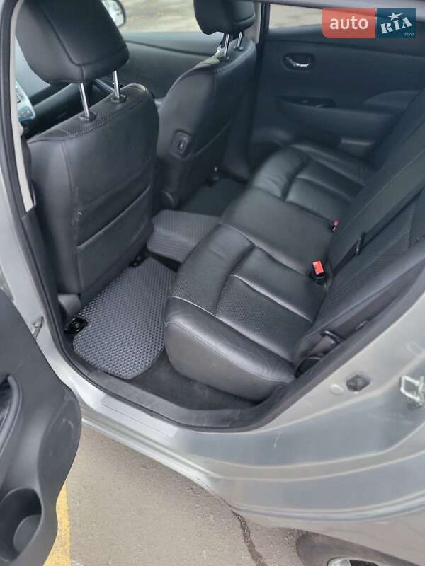 Хэтчбек Nissan Leaf 2014 в Павлограде