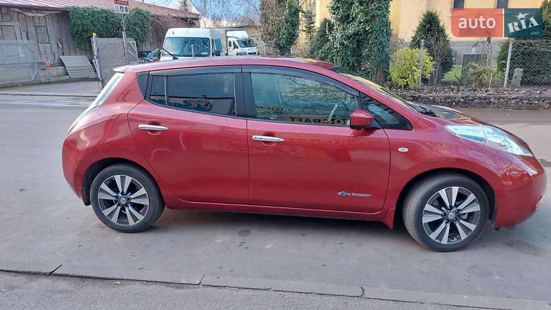 Хэтчбек Nissan Leaf 2016 в Фастове