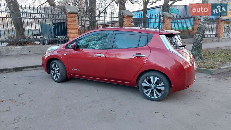 Хэтчбек Nissan Leaf 2016 в Фастове