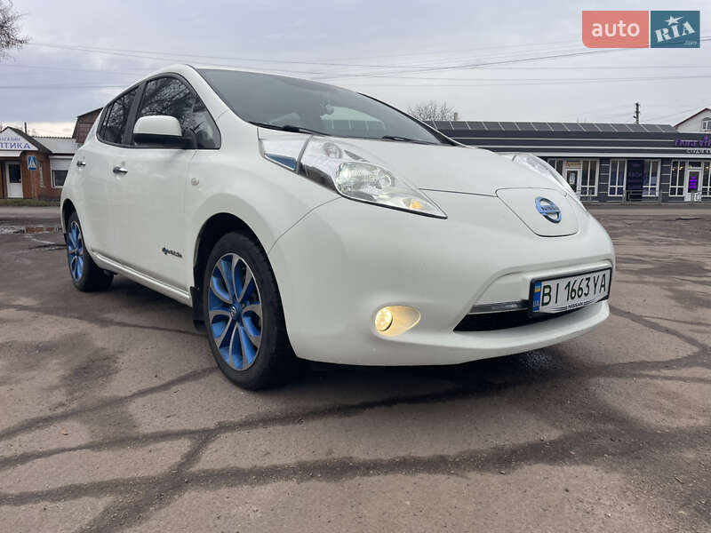 Хэтчбек Nissan Leaf 2016 в Бахмаче