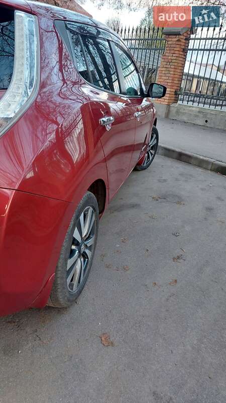 Хэтчбек Nissan Leaf 2016 в Фастове