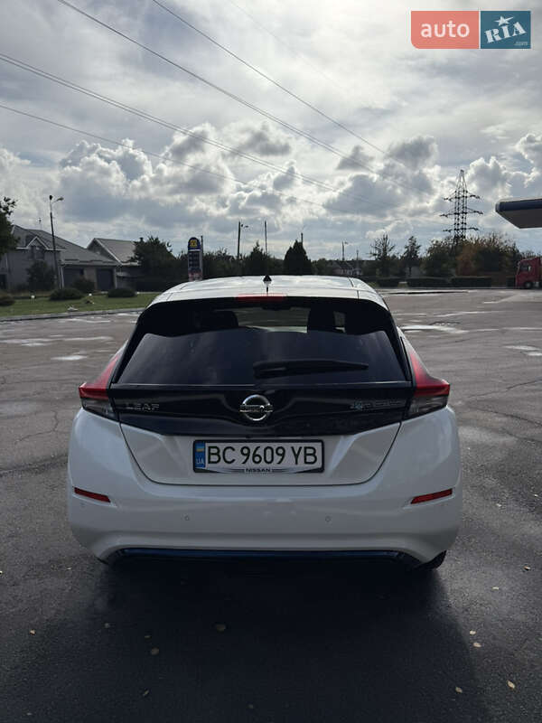 Хэтчбек Nissan Leaf 2019 в Каменском