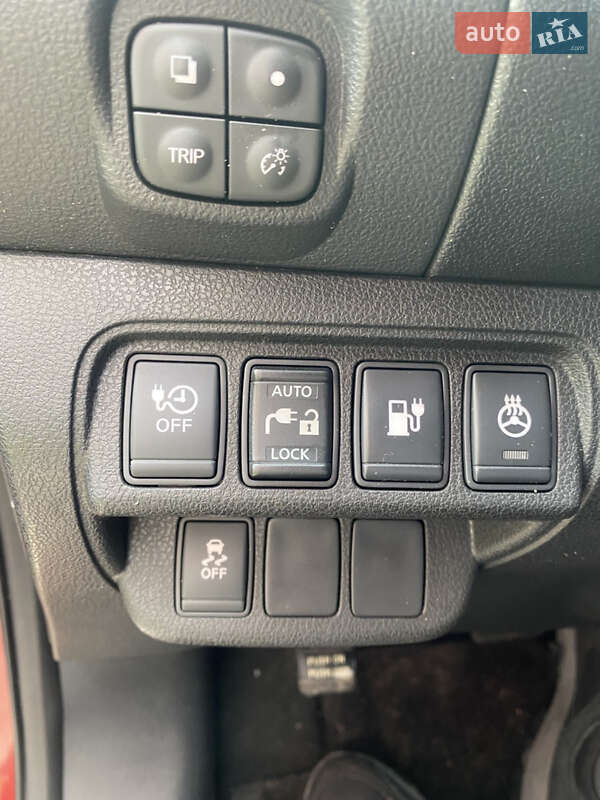 Хэтчбек Nissan Leaf 2014 в Черновцах