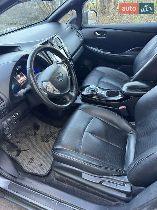 Хэтчбек Nissan Leaf 2014 в Ровно