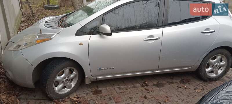 Хэтчбек Nissan Leaf 2014 в Миргороде фото Хэтчбек Nissan Leaf 2014 в Миргороде