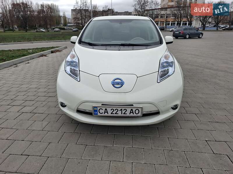 Хэтчбек Nissan Leaf 2012 в Черкассах