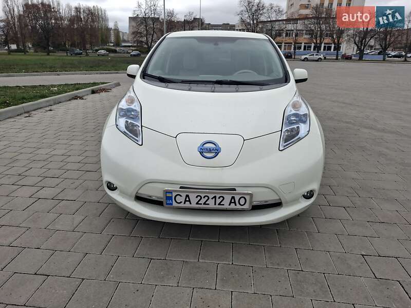 Хэтчбек Nissan Leaf 2012 в Черкассах