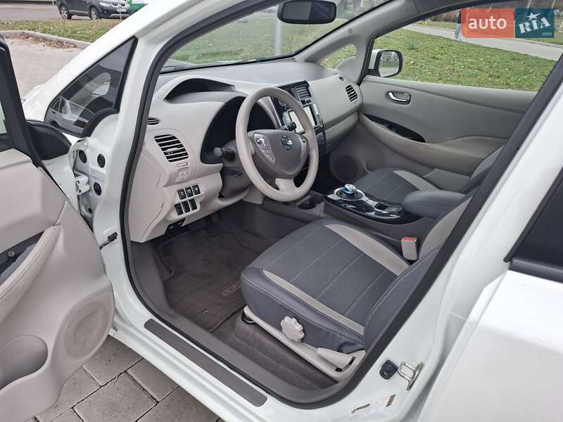 Хэтчбек Nissan Leaf 2012 в Черкассах