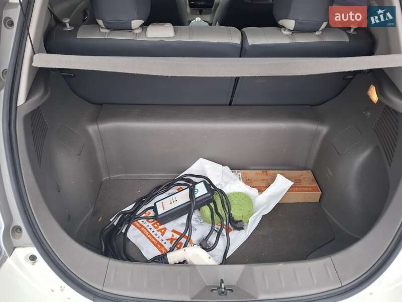 Хэтчбек Nissan Leaf 2012 в Черкассах