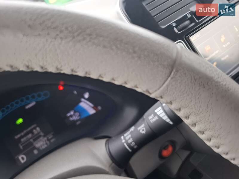 Хэтчбек Nissan Leaf 2012 в Черкассах