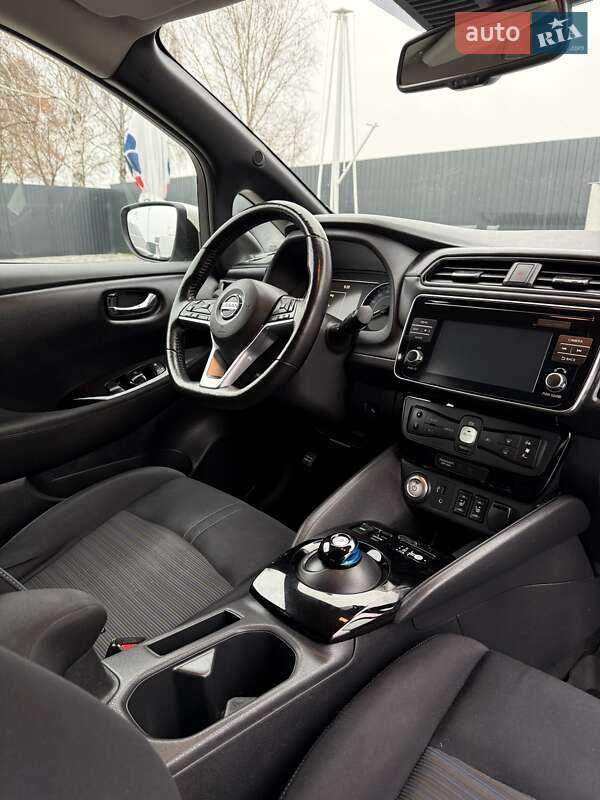 Хэтчбек Nissan Leaf 2018 в Владимире