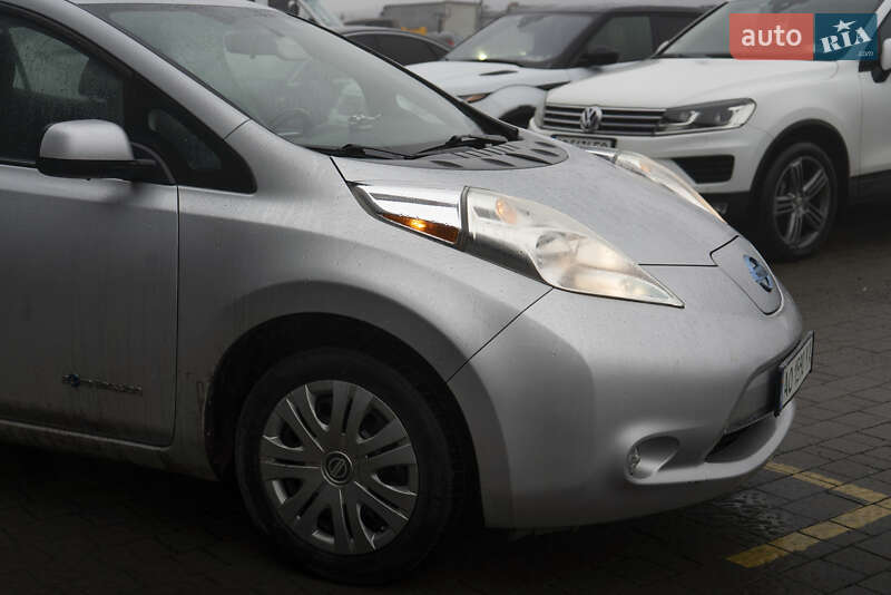 Хэтчбек Nissan Leaf 2015 в Ужгороде