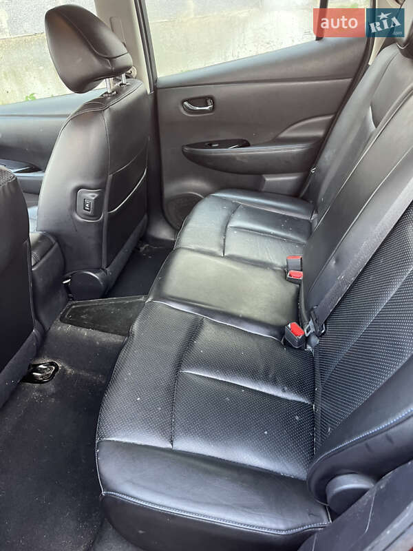 Хэтчбек Nissan Leaf 2015 в Львове