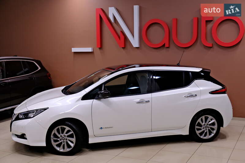 Хэтчбек Nissan Leaf 2017 в Одессе