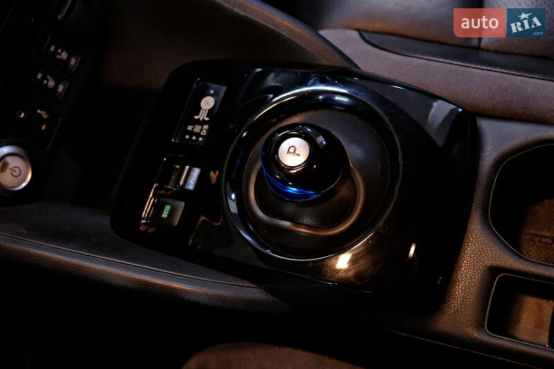 Хэтчбек Nissan Leaf 2017 в Одессе