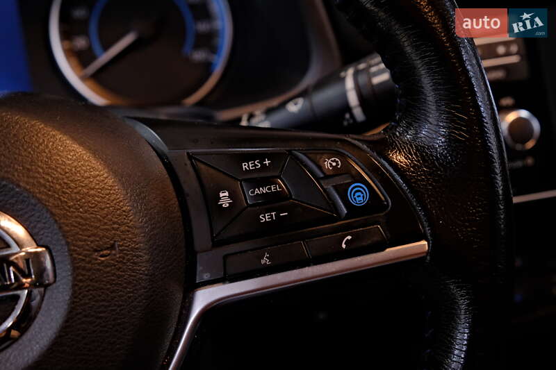 Хэтчбек Nissan Leaf 2017 в Одессе