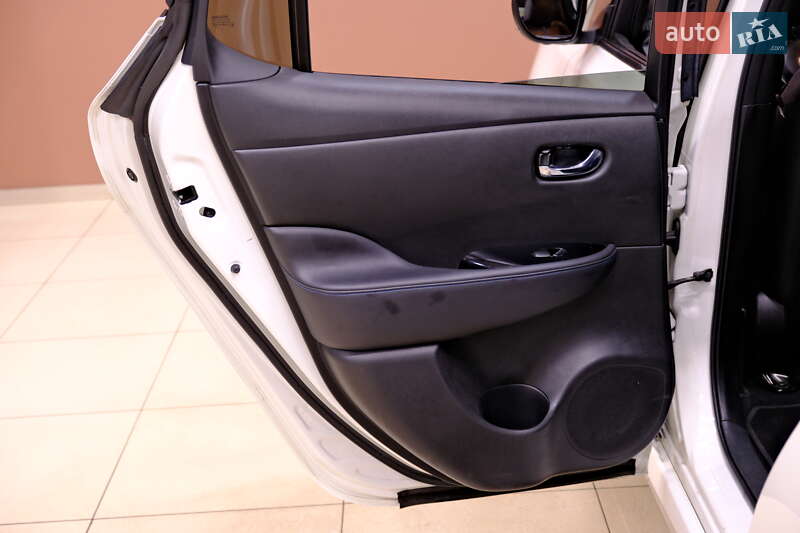 Хэтчбек Nissan Leaf 2017 в Одессе