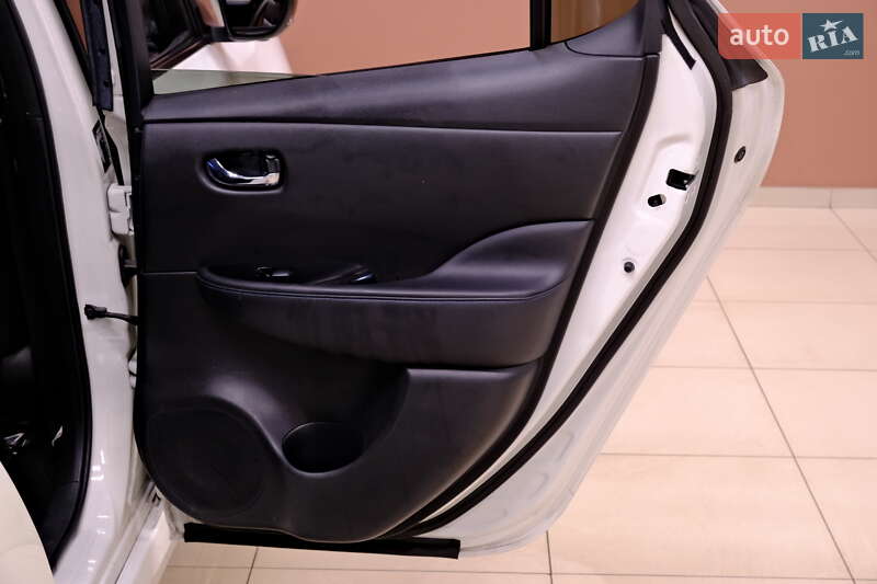 Хэтчбек Nissan Leaf 2017 в Одессе