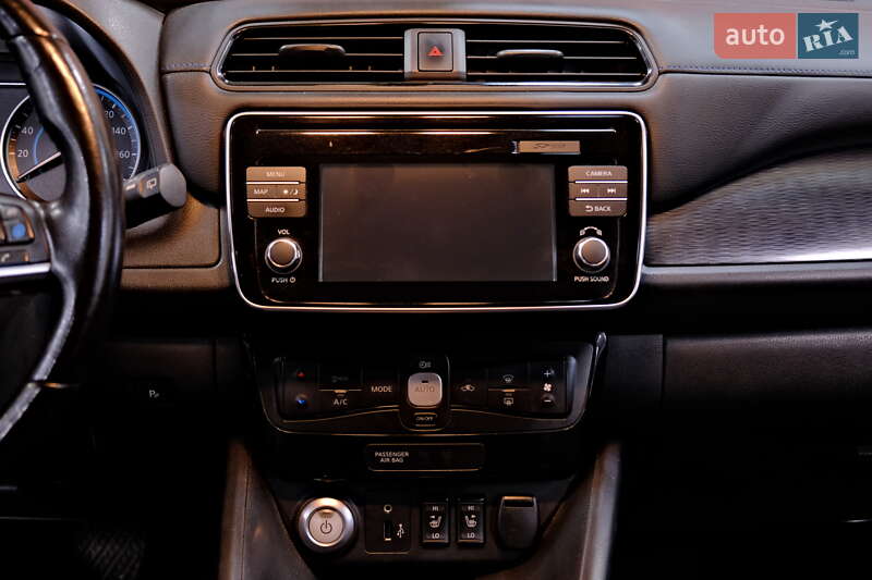 Хэтчбек Nissan Leaf 2017 в Одессе