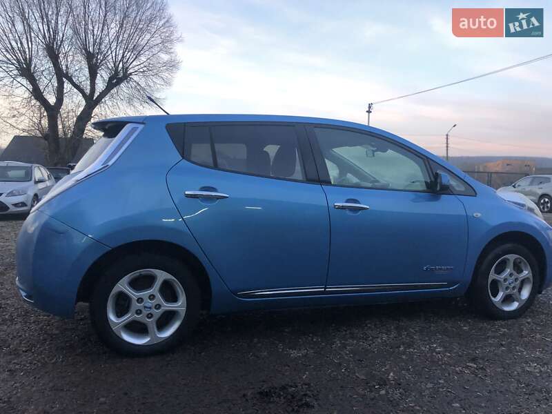 Хетчбек Nissan Leaf 2013 в Івано-Франківську