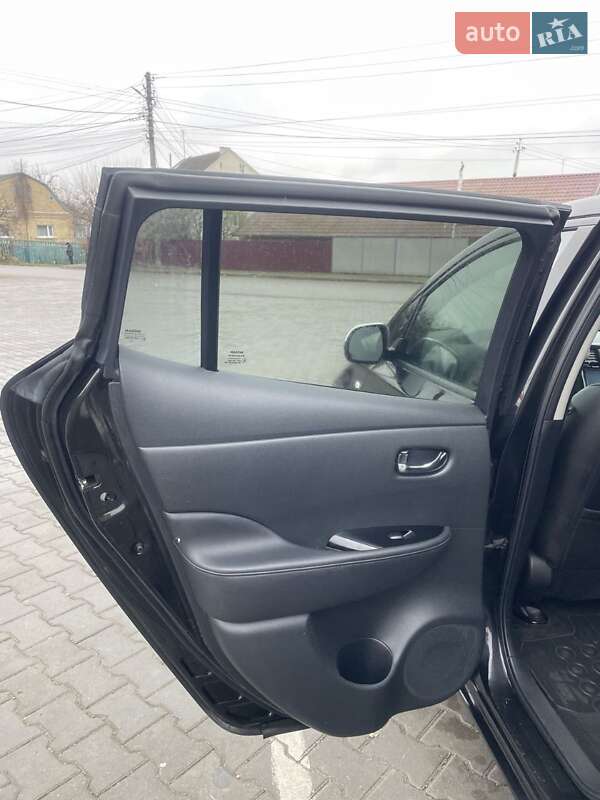 Хэтчбек Nissan Leaf 2013 в Киеве