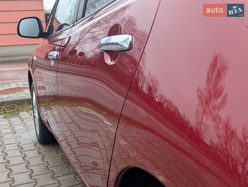 Хэтчбек Nissan Leaf 2014 в Дрогобыче