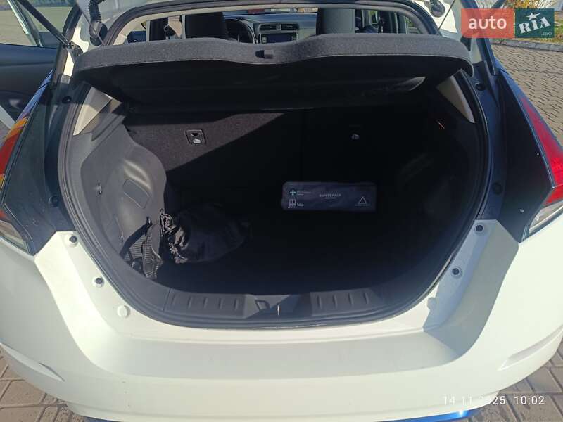 Хэтчбек Nissan Leaf 2019 в Городке фото 9 Хэтчбек Nissan Leaf 2019 в Городке