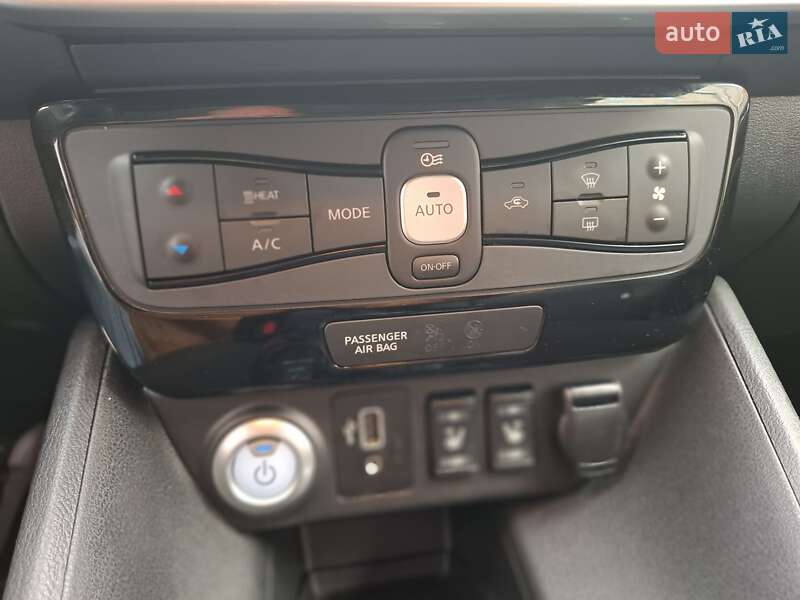 Хэтчбек Nissan Leaf 2020 в Черновцах