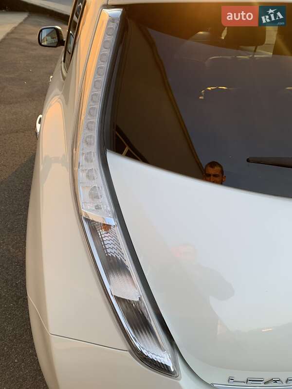 Хэтчбек Nissan Leaf 2014 в Виннице