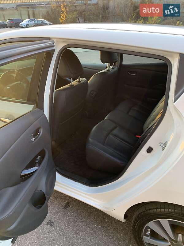 Хэтчбек Nissan Leaf 2014 в Виннице