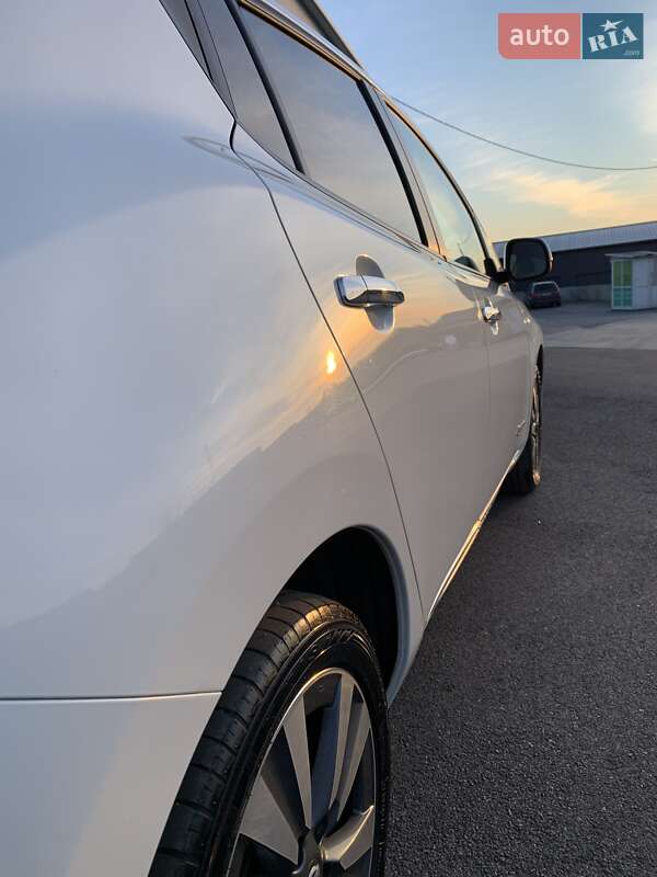 Хэтчбек Nissan Leaf 2014 в Виннице