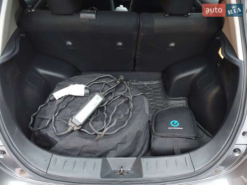 Хэтчбек Nissan Leaf 2015 в Харькове