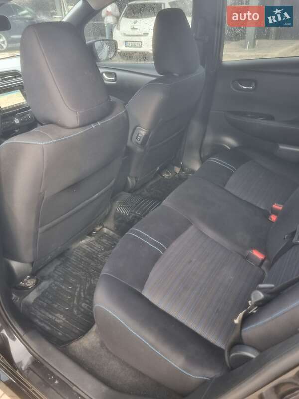 Хэтчбек Nissan Leaf 2018 в Каменец-Подольском