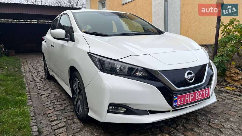 Хэтчбек Nissan Leaf 2019 в Буче